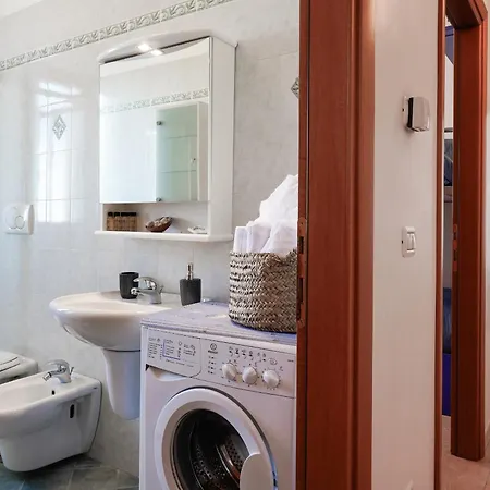 A Torre Canne Con Balcone