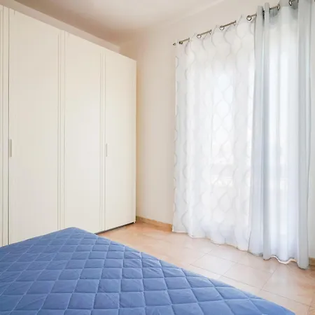 A Torre Canne Con Balcone